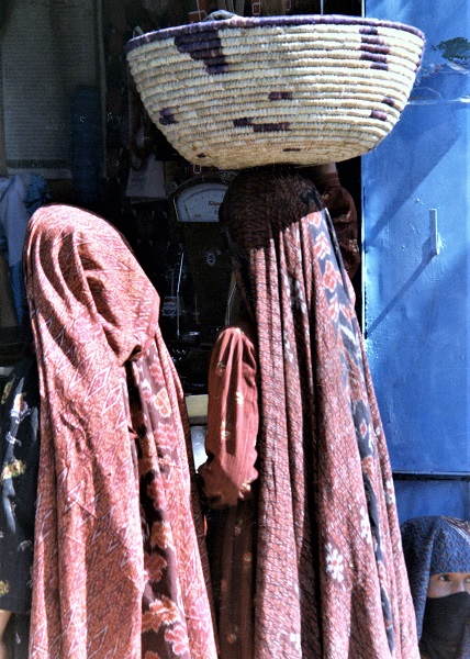 Basket ladies in northern Yemen